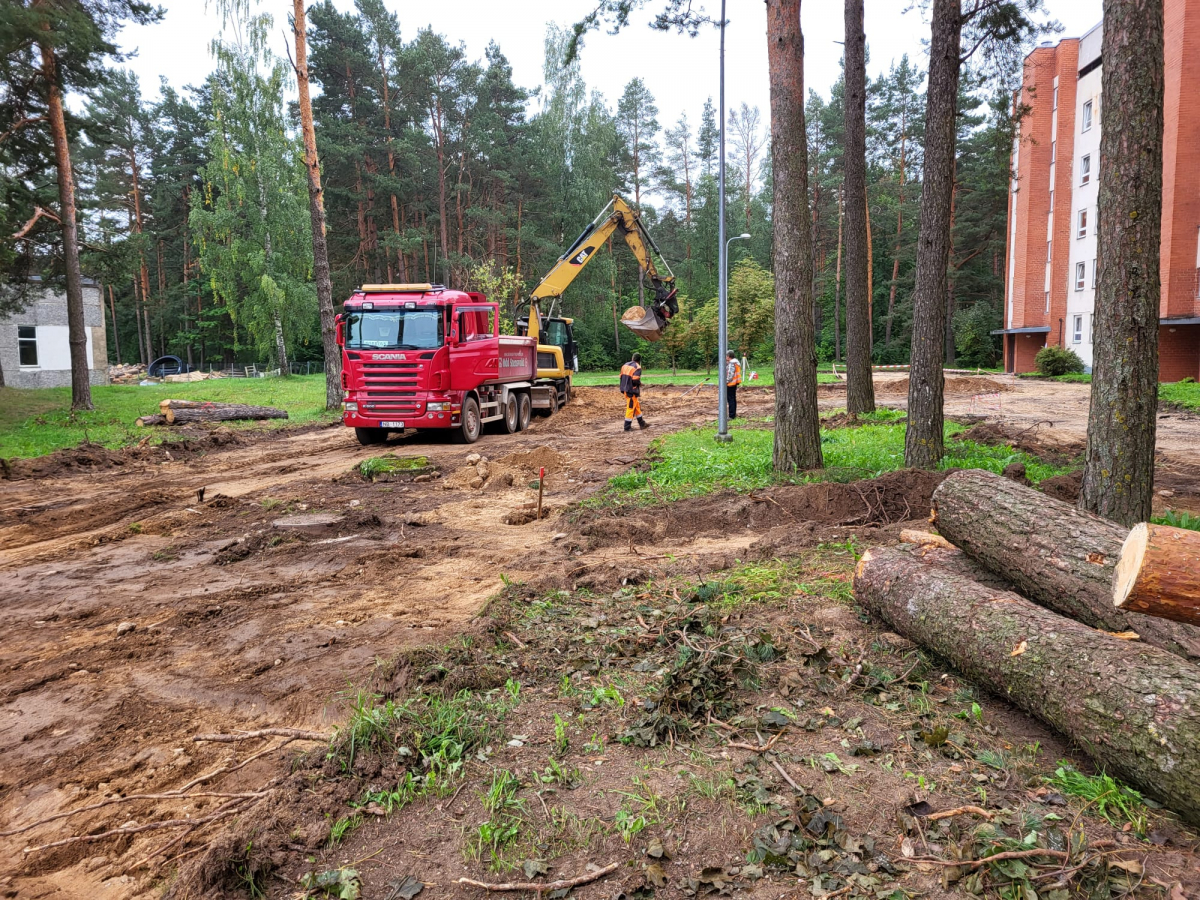 Jēkabpilī, labiekārtojot daudzdzīvokļu mājas pagalmu, atrod kara laika lādiņu