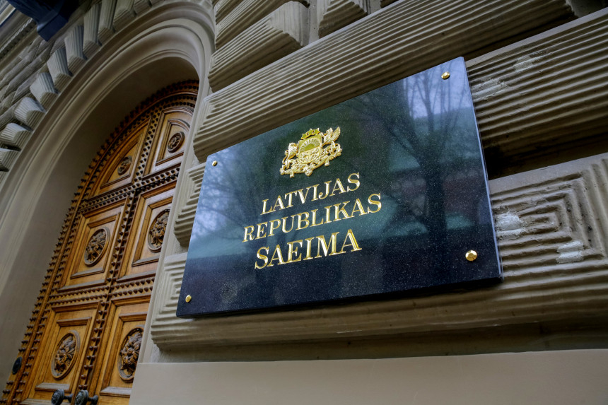 Saeima pieņem nākamā gada valsts budžetu ar 2,8 procenti deficītu