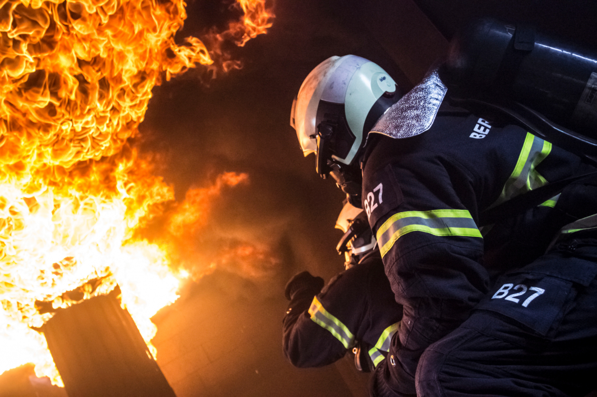 Pagājušajā naktī dzēsta degoša neapsaimniekota dzīvojamā māja Elkšņu pagastā