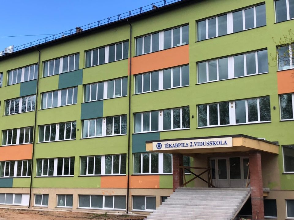 Jēkabpils dome ārkārtas sēdē spriedīs par mācību procesa nodrošināšanu Jēkabpils 2. vidusskolā