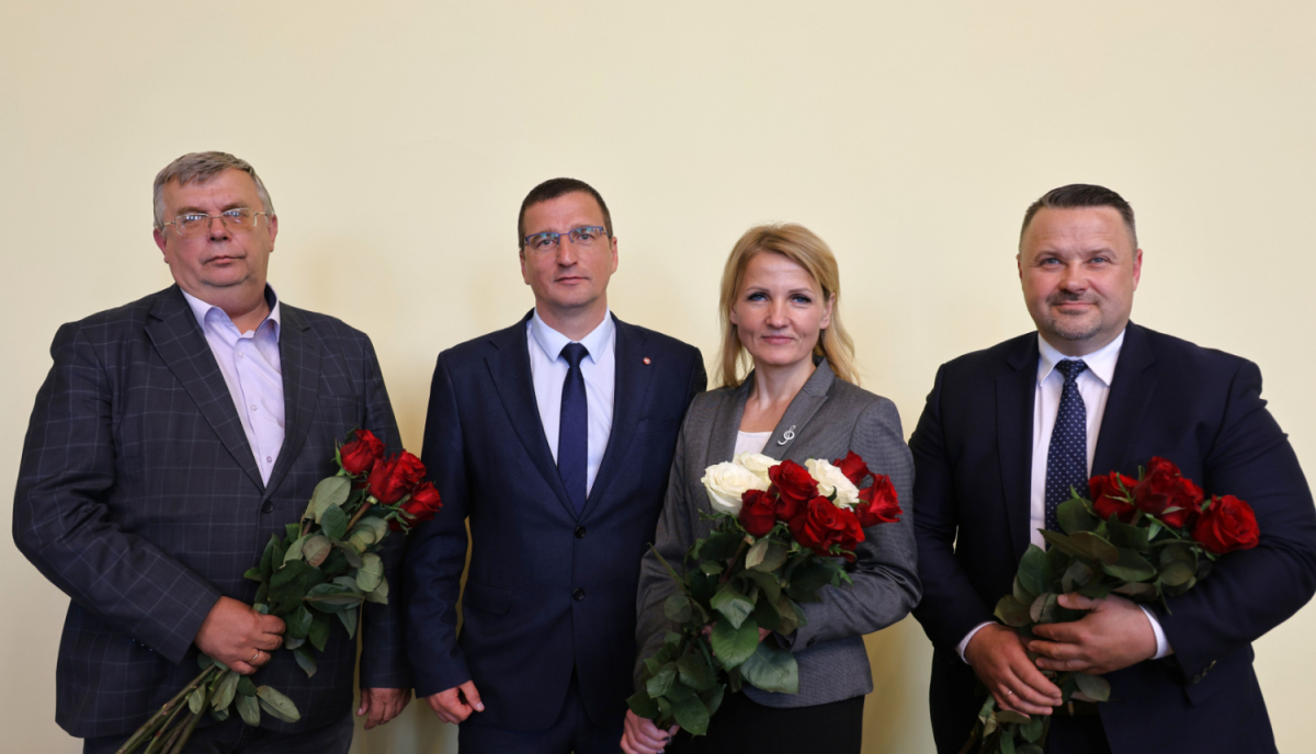 Jēkabpils novada mērs un viņa vietnieki vēl nav saņēmuši speciālās pielaides valsts noslēpumam