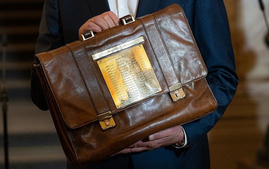 Saeima pieņem nākamā gada valsts budžetu ar 3,3 procenti deficītu