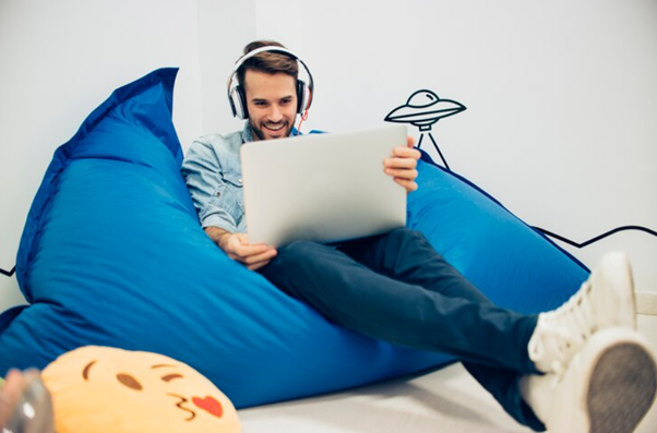 Kā maksimāla koncentrēšanās tiešsaistes izklaides laikā var uzlabot jūsu rezultātus?