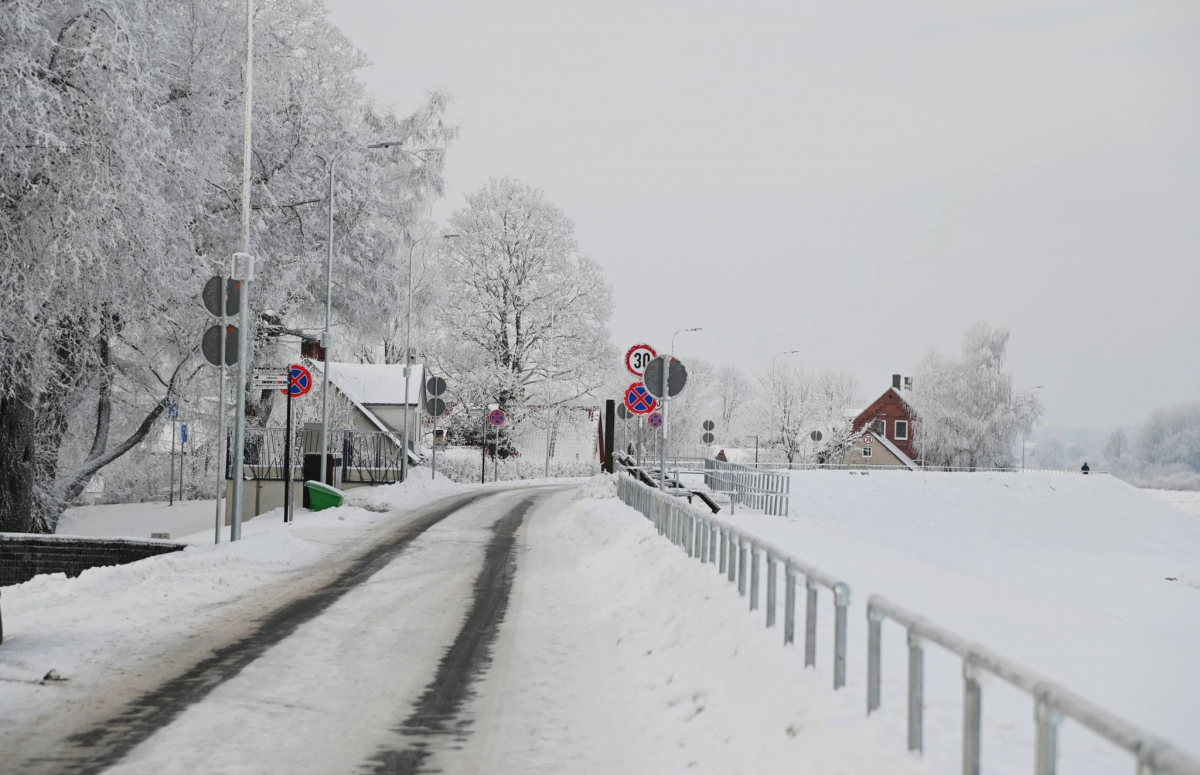 Jaunā nedēļā sāksies ar snigšanu un vietām salu līdz -20 grādiem