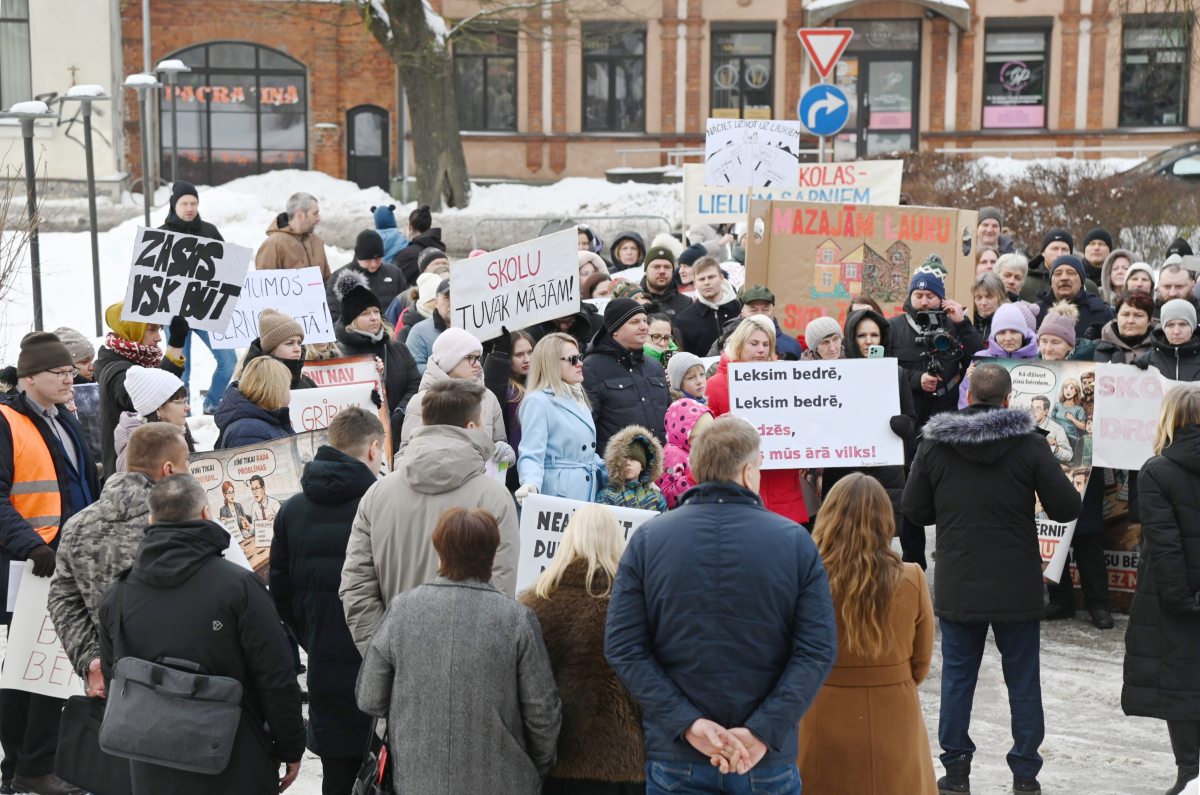 Savākts vajadzīgais parakstu daudzums, Jēkabpils novada domes 26.marta sēdē atkārtoti skatīs jautājumu par skolu reorganizāciju