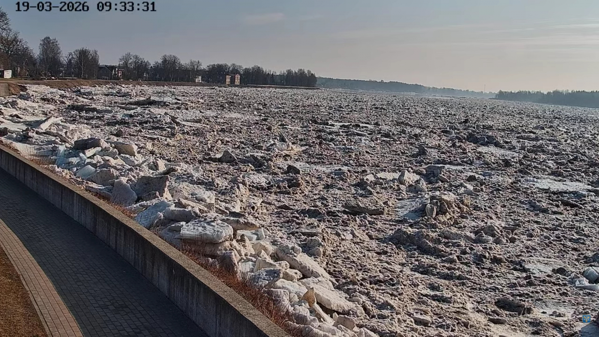 Pie Pļaviņām saglabājas ledus sastrēgums, situācija Daugavā mierīga