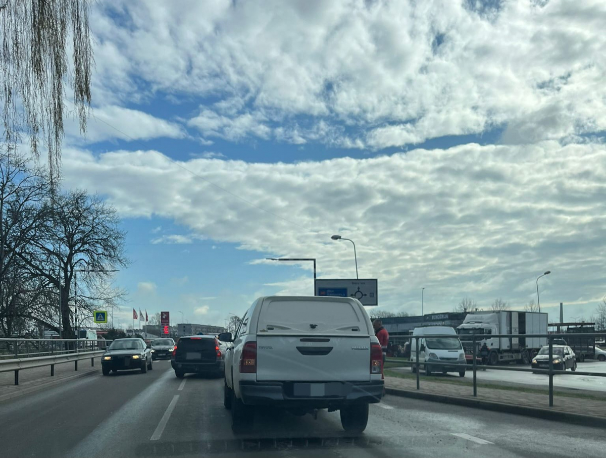 Jēkabpilī, Vienības ielā satiksmes negadījuma dēļ izveidojās sastrēgums