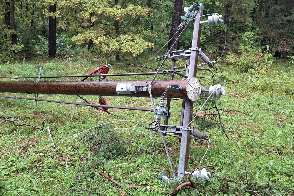 Trīs dienas pēc vētras bez elektroapgādes Latvijā joprojām ir aptuveni 11 000 klientu - Jēkabpils, Aizkraukles, Preiļu un Rēzeknes novados