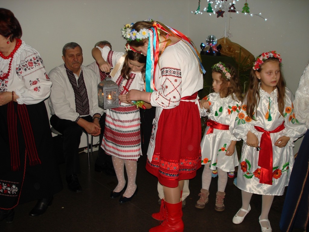 Jēkabpils Galvenajā bibliotēkā notika pasākums - “Betlēmes uguns nodošana” (FOTO)