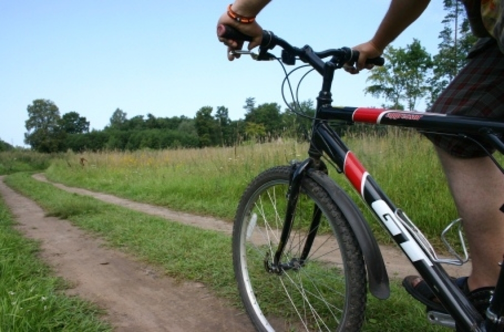 Pusstundas skrējiena un velobraukšanas virpulī