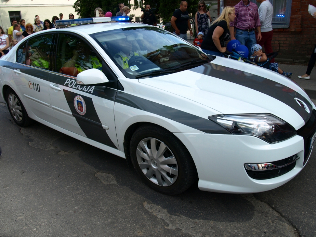 Sieviete šokēta par ļoti nepatīkamu policistu rīcību Jēkabpils pilsētas svētkos