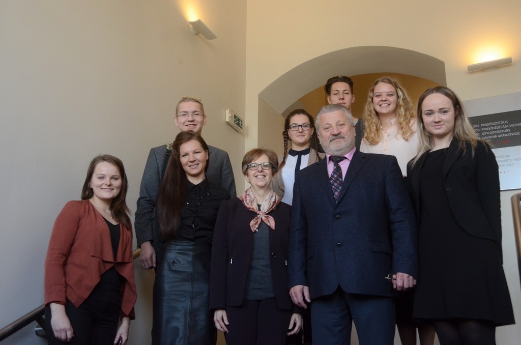 ASV vēstniece Latvijā tiekas ar Jēkabpils jauniešiem
