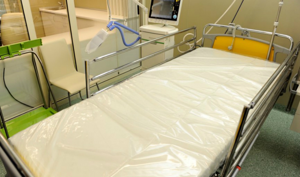 Lieta par pacientes piesiešanu pie gultas Jēkabpils slimnīcā nonāk tiesā