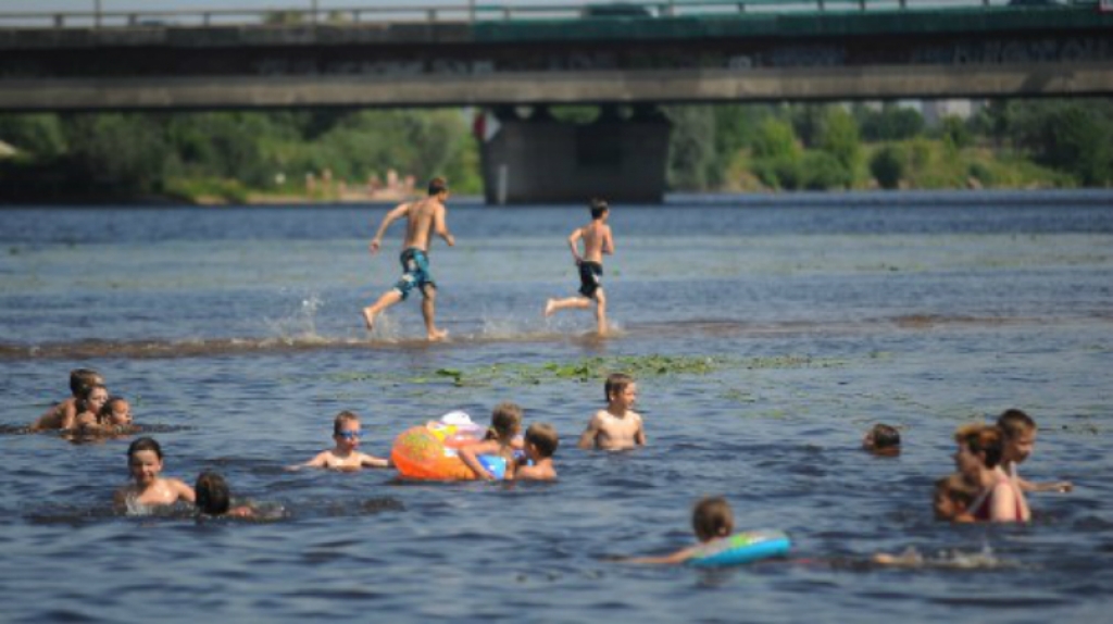 Daugavā ūdens iesilis līdz 25,7 grādiem