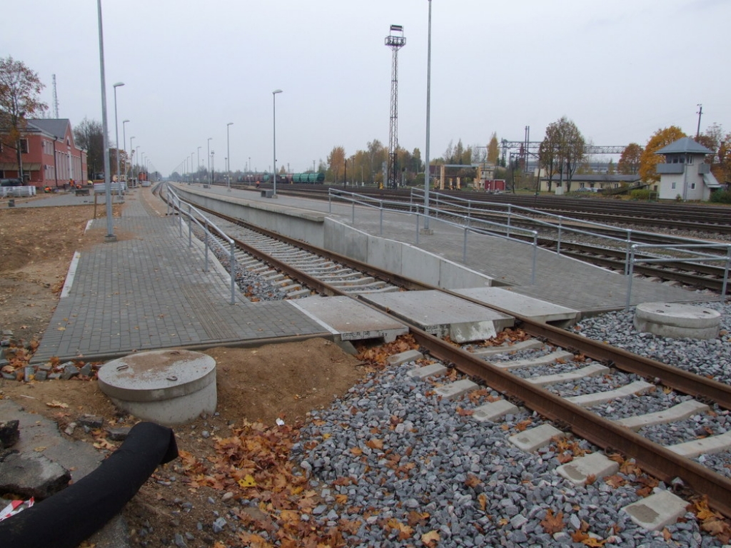 Krustpils dzelzceļa stacijas apkārtne pārvērtusies līdz nepazīšanai (FOTO)