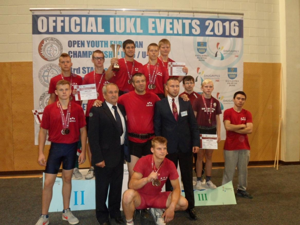 Latvijas sportisti uz Atklāta Jauniešu Eiropas Čempionāta U-16 U-18 svarbumbu celšanā