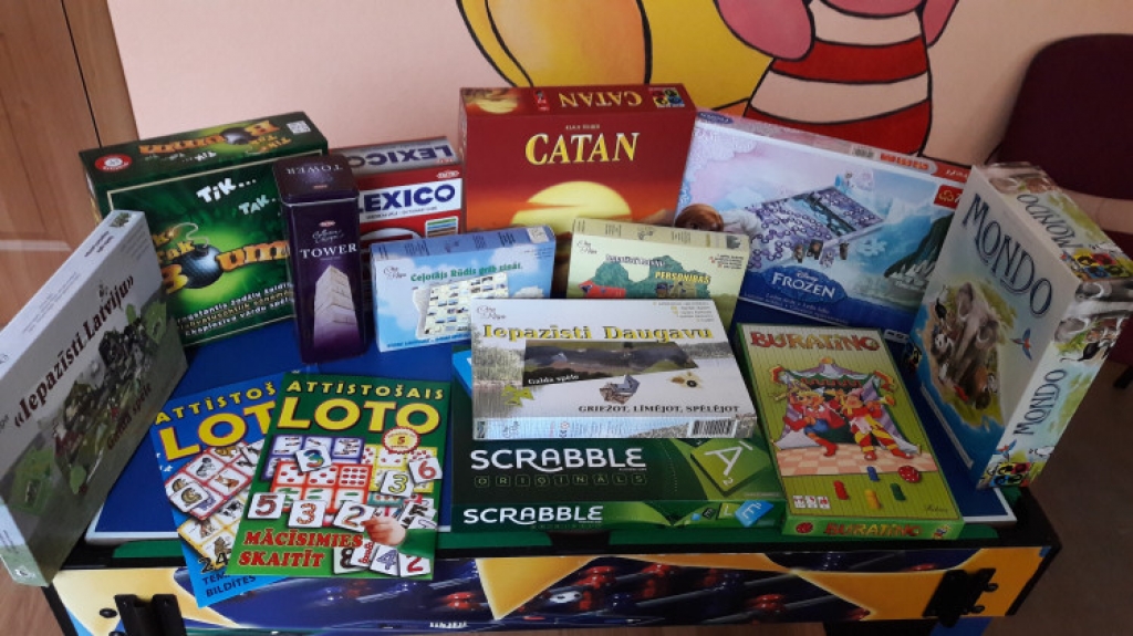 Kūku bibliotēkā tagad arī galda spēļu bibliotēka (FOTO)