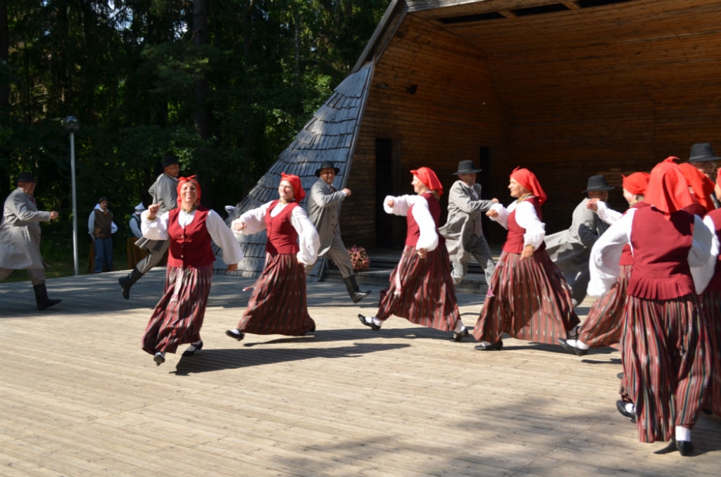 Fotoreportāža: Krustpilietis izdanco Cēsu pilsētas svētkus