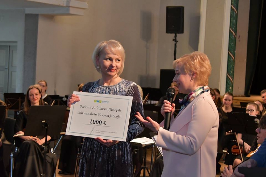 FOTOREPORTĀŽA: Izskan Arvīda Žilinska Jēkabpils mūzikas skolas 60 gadu jubilejas koncerts