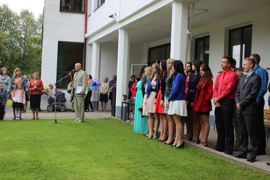 1. septembris Viesītes vidusskolā, bērnudārzā "Zīlīte" un Mūzikas un Mākslas skolā (FOTO)