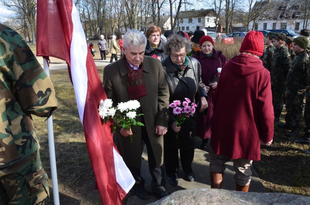 Fotoreportāža: Pieminot 1949.gada 25.marta deportāciju un komunistiskā genocīda upurus Jēkabpilī