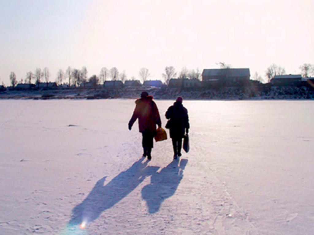Jēkabpils pašvaldības policija aicina iedzīvotājus nekāpt uz Daugavas ledus