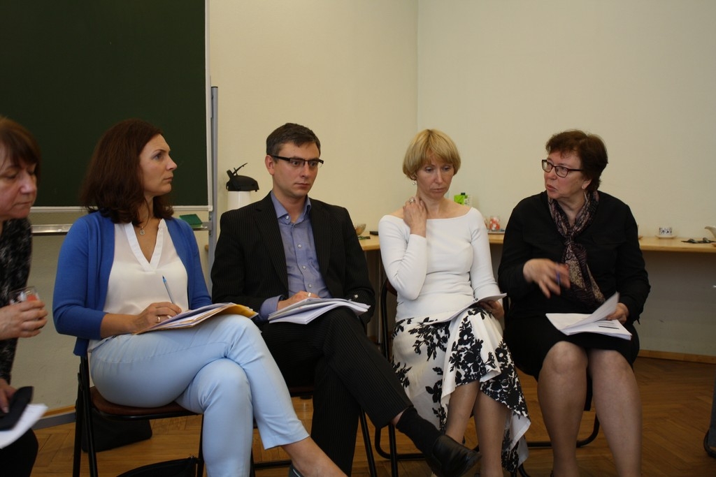 Ekperti: jāpalielina arī sociālie pabalsti