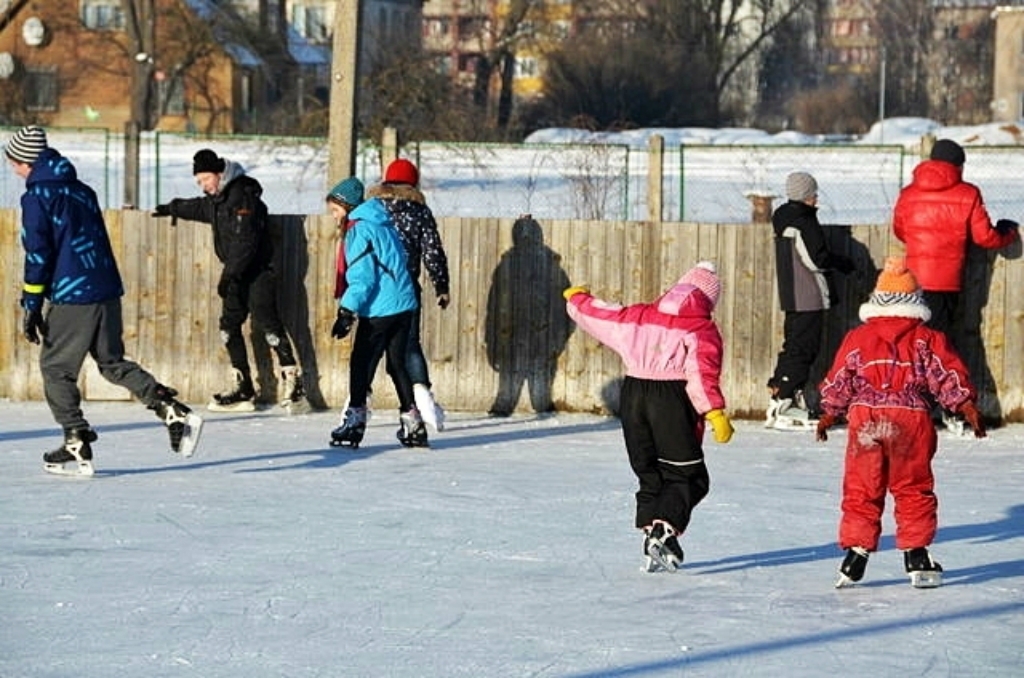 В Екабпилсе работает каток