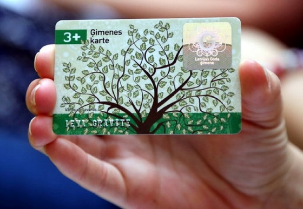Latvijas badmitnona fedeŗacija kā pirmā pievienojas valsts programmai "3 Ģimenes karte"