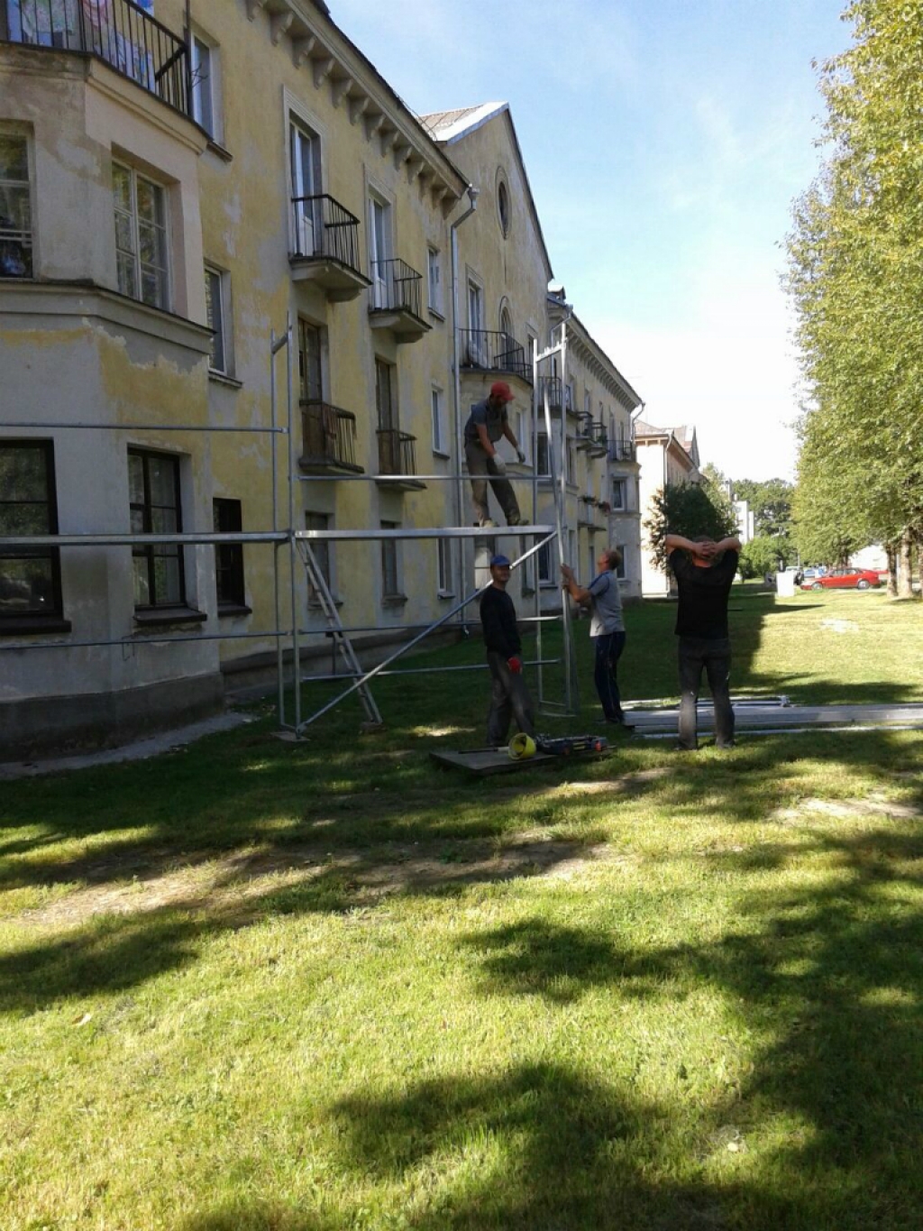 Aculiecinieks: Kāpēc iedzīvotājiem jāmaksā par mājas remontadarbos izlietoto elektroenerģiju? (FOTO)