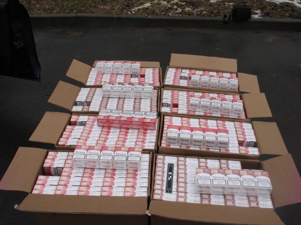 Jēkabpilī atsavinātas 80 000 nelegālās cigaretes