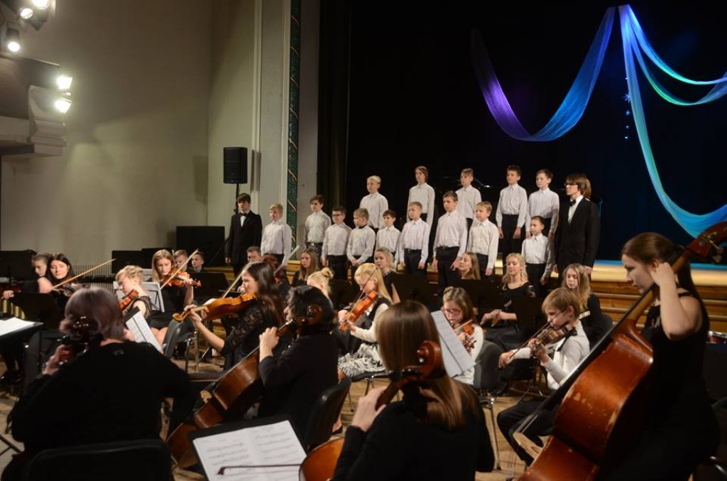 A. Žilinska Jēkabpils mūzikas skolas kamerorķestra jubilejas koncerts (FOTO)