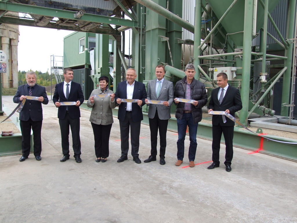 Investējot vairāk nekā miljonu eiro, SIA “Ošukalns” atklāj asfalbetona ražotni (FOTO)