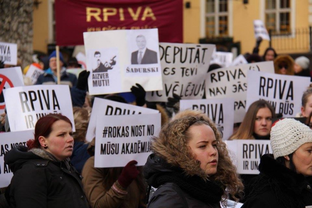 RPIVA protesta pikets “Dzīvā ķēde” pie LR Ministru kabineta