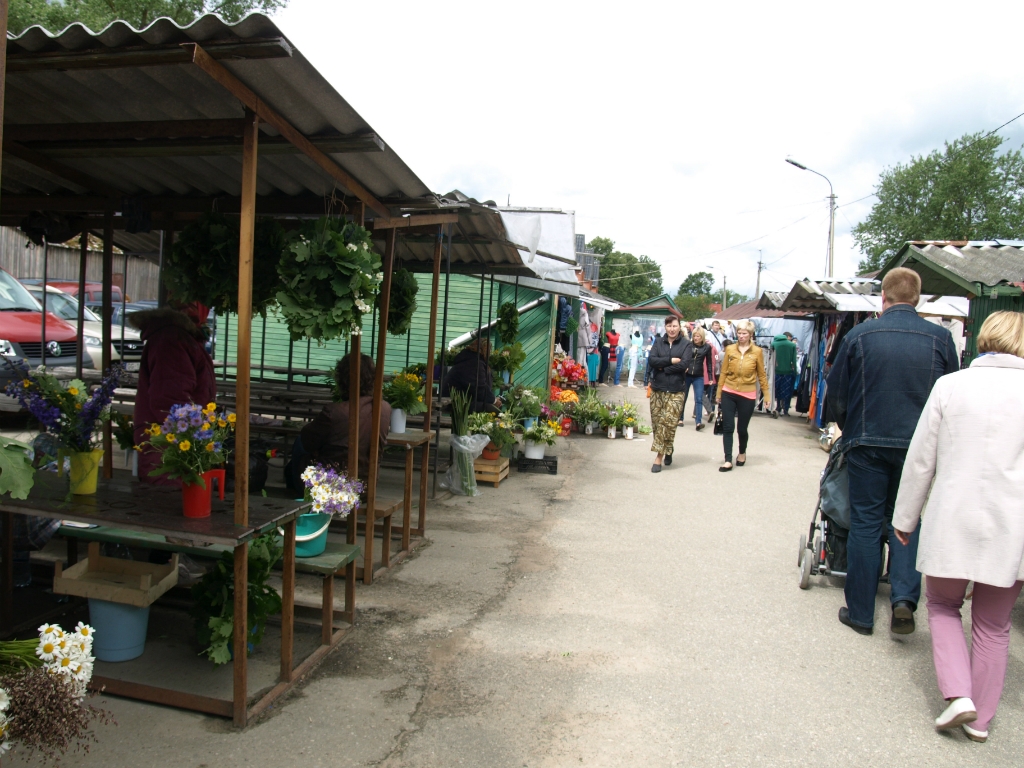 Jēkabpils tirgū svētku laikā “mazs tirgus”