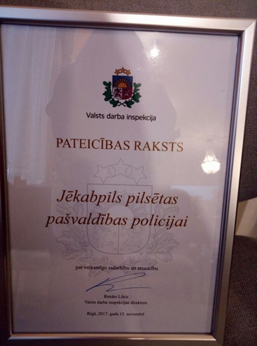 Jēkabpils pilsētas pašvaldības policijas kolektīvs saņem Pateicības rakstu
