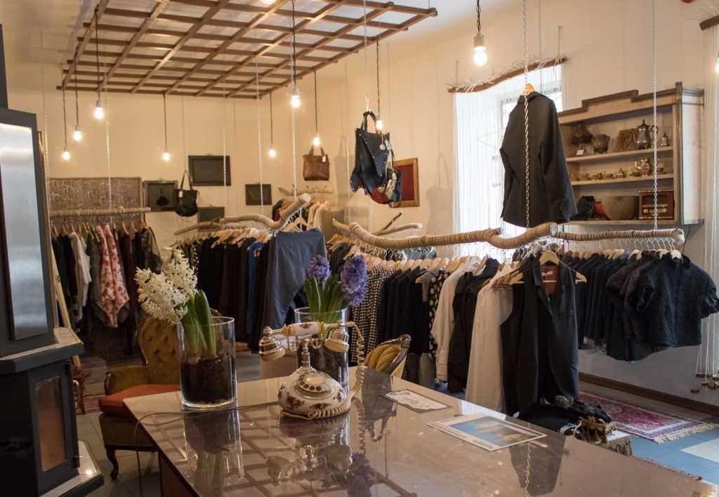 Jēkabpilī durvis vēris dizaina apģērbu veikals - “E.Maleri” (FOTO)