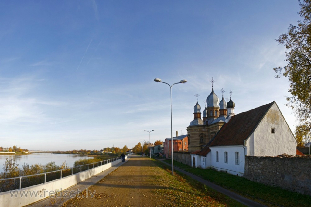 Pabeigta Jēkabpils Svētā Gara vīriešu klostera mūra žoga renovācija (PAPILDINĀTS AR FOTO)