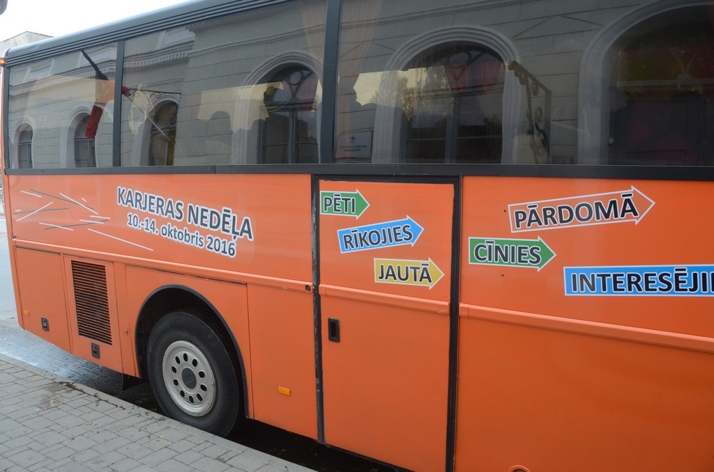 Profesiju autobusā atklāta karjeras nedēļa (FOTO)