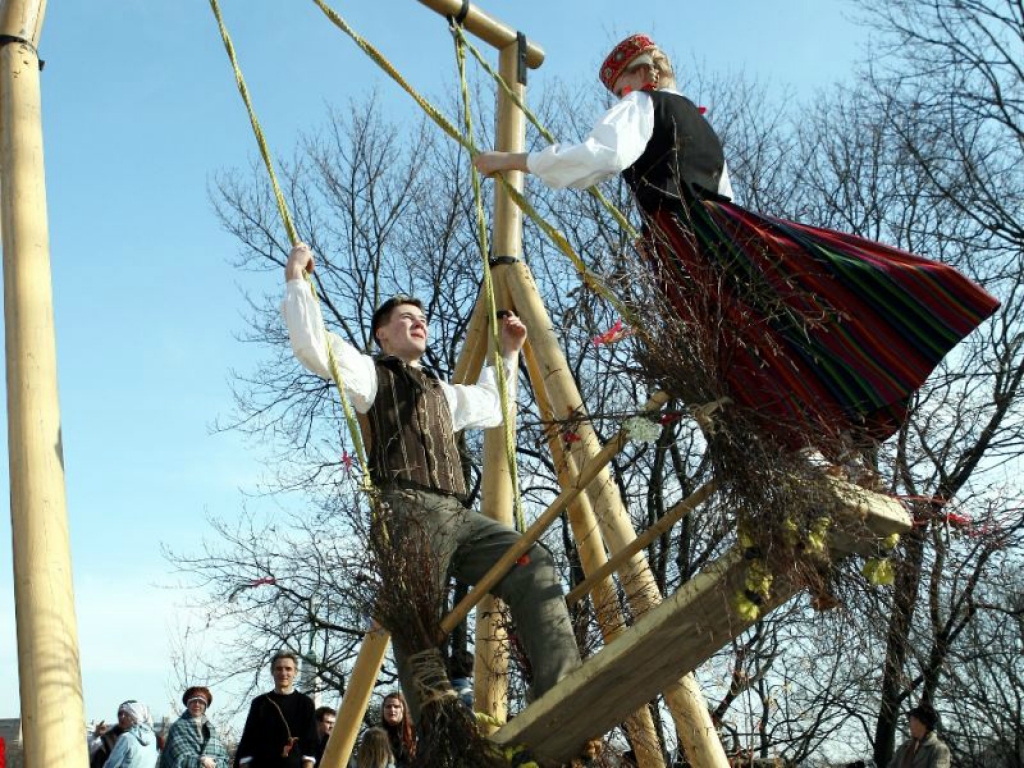 Lieldienu svinēšana latviskā garā: tradīcijas un ticējumi