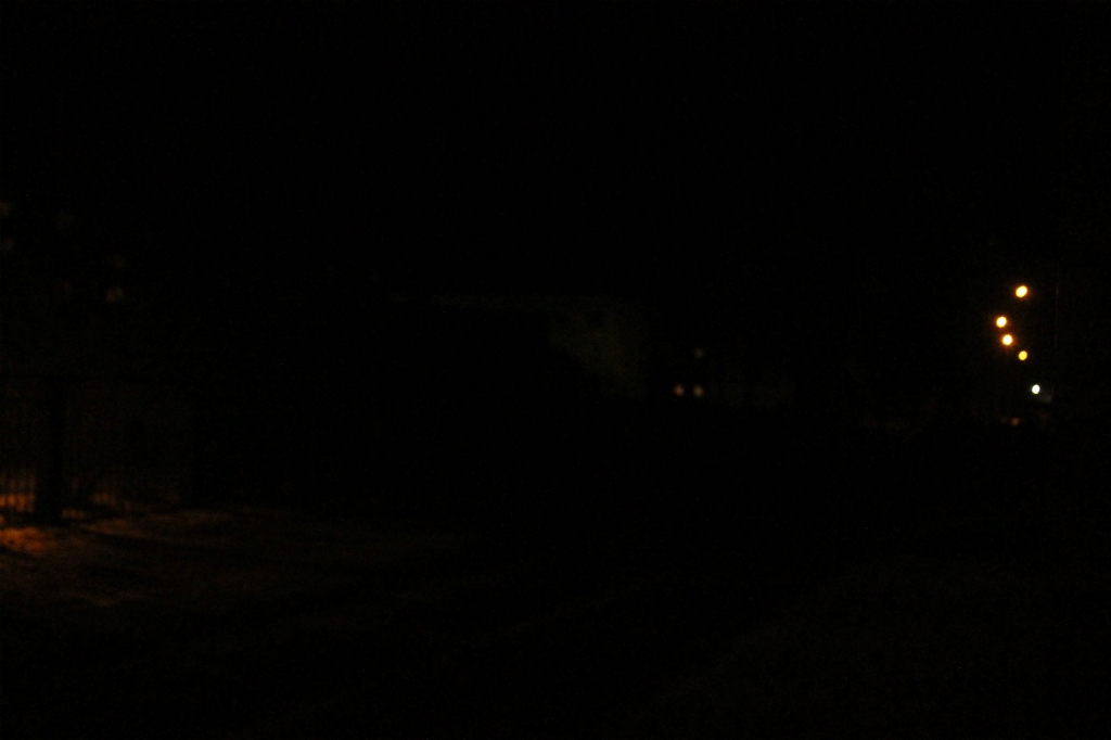 Aculiecinieks: Tāda tumsa valda pie bērnudārza "Auseklītis" agrās rīta un vakara stundās (FOTO)