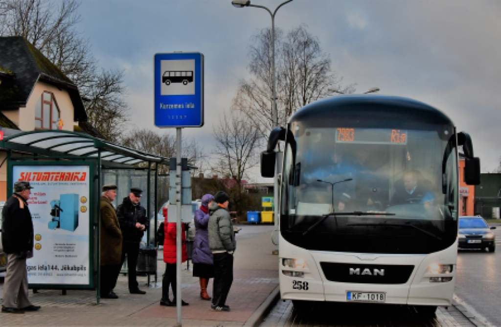 Veiks izmaiņas starppilsētu autobusa Rīga-Daugavpils pieturvietu sarakstā maršrutā Nr. 7983
