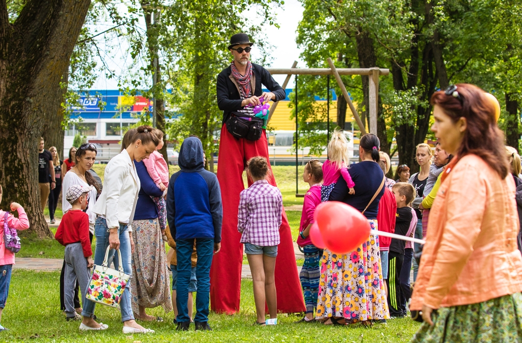 Fotoreportāža no pilsētas svētkiem: Kena parks