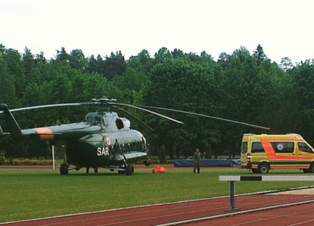 Vienu no cietušajiem smagajā avārijā Krustpils novadā, ar helikopteru pārved uz Austrumu slimnīcu (FOTO)