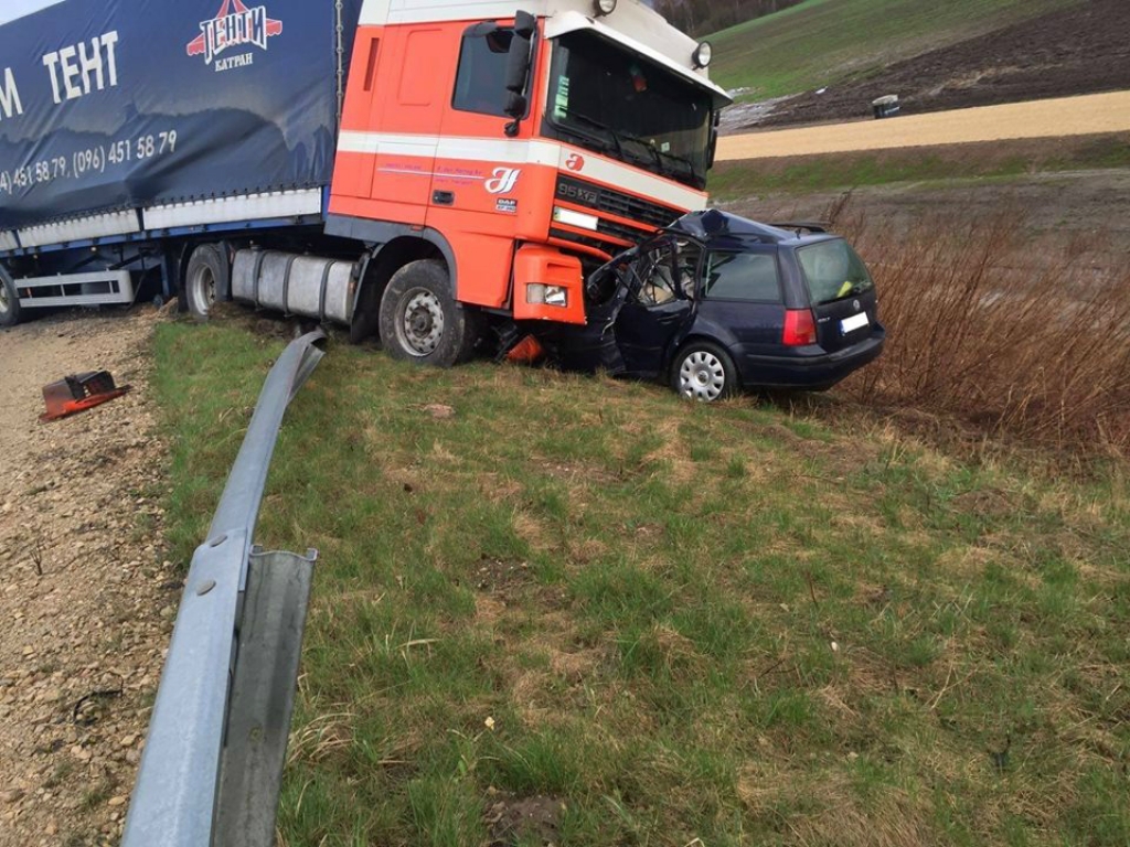 Šorīt divi bojā gājušie uz autoceļa Tīnūži - Koknese (FOTO)(PAPILDINĀTS 2x)