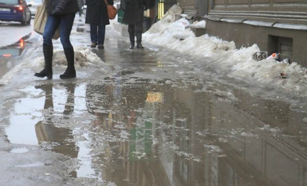 Nedēļas vidū iestāsies atkusnis, bet nākamajās brīvdienās atkal sals un sniegs