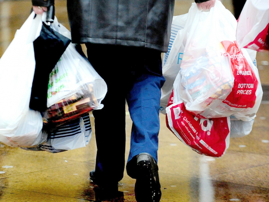 Latvijas iedzīvotāji vidēji gadā patērē aptuveni 190 plastmasas maisiņus