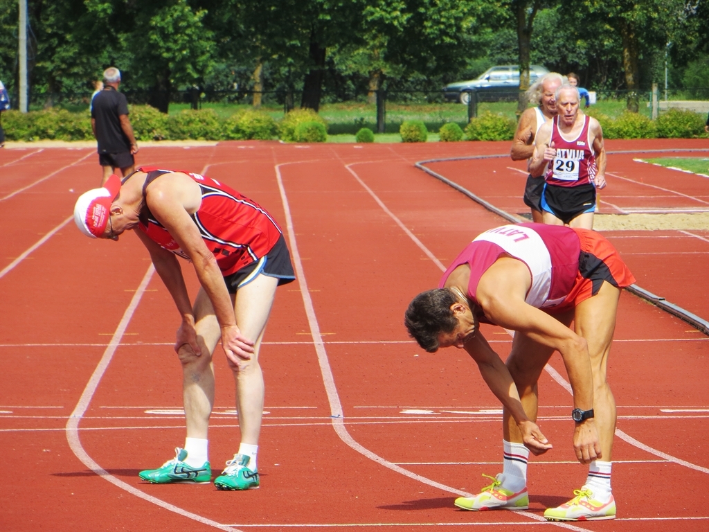 „Esam kopā sportojot!” veterānu čempionāts vieglatlētikā (FOTO)