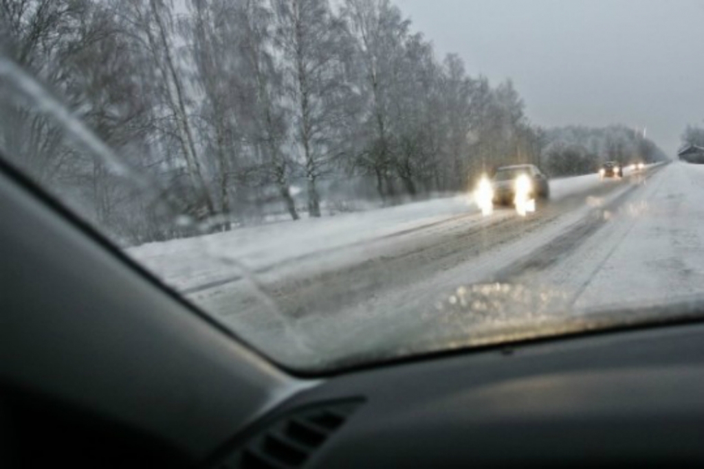 Šorīt apgrūtināta braukšana Jēkabpils apkārtnē