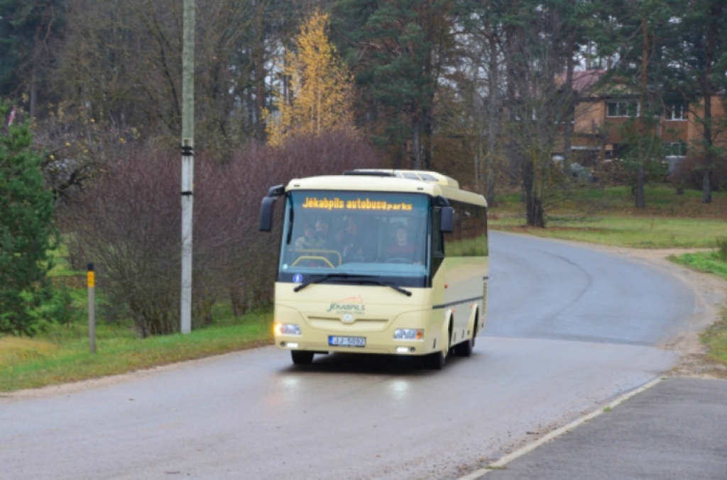 Izsludina konkursu sabiedriskā transporta nodrošināšanai 10 maršrutu tīkla daļās; prognozētā līgumcena - 27 miljoni eiro